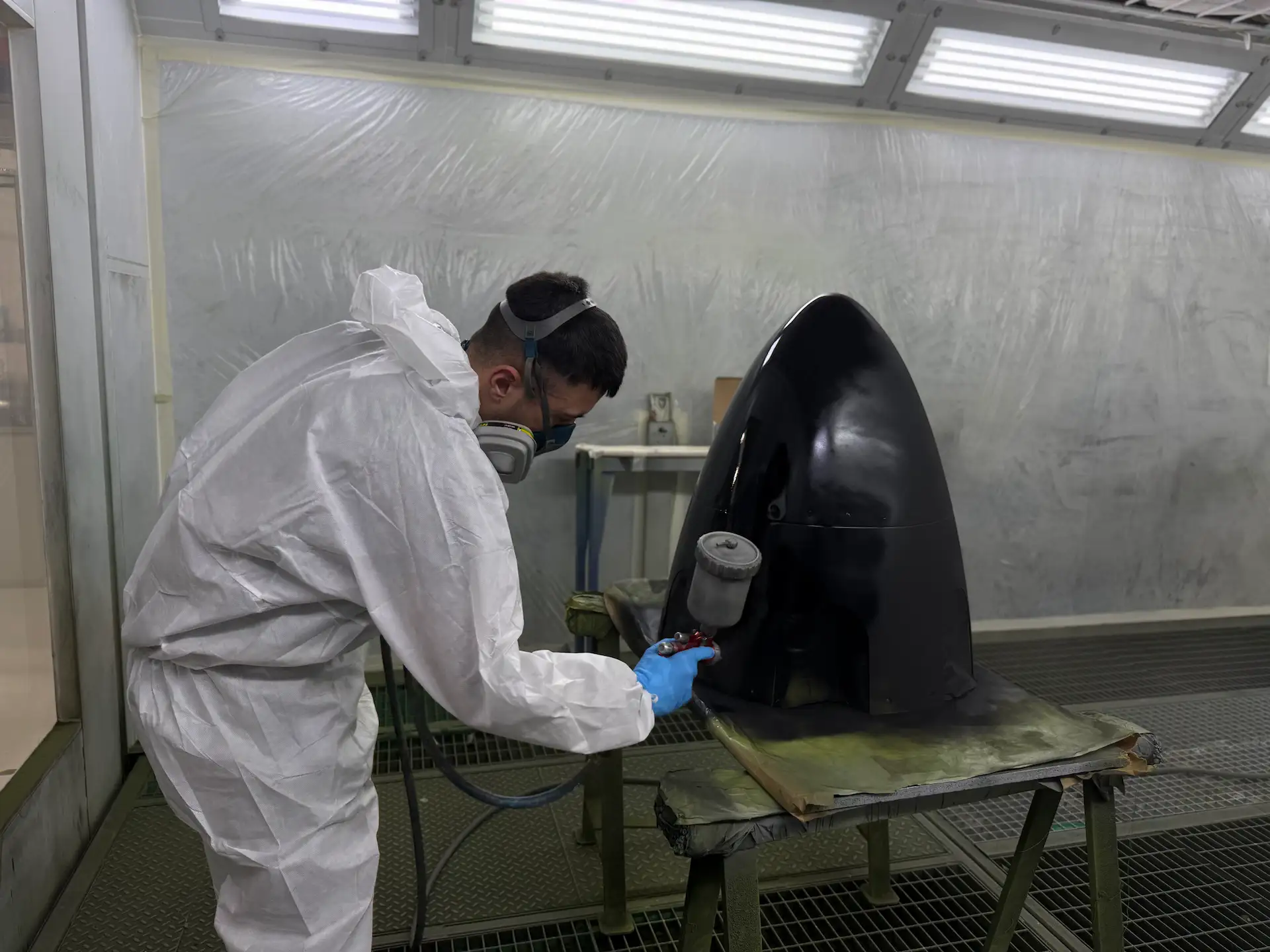 Proceso de pintura de hélice en Bessel Aerospace